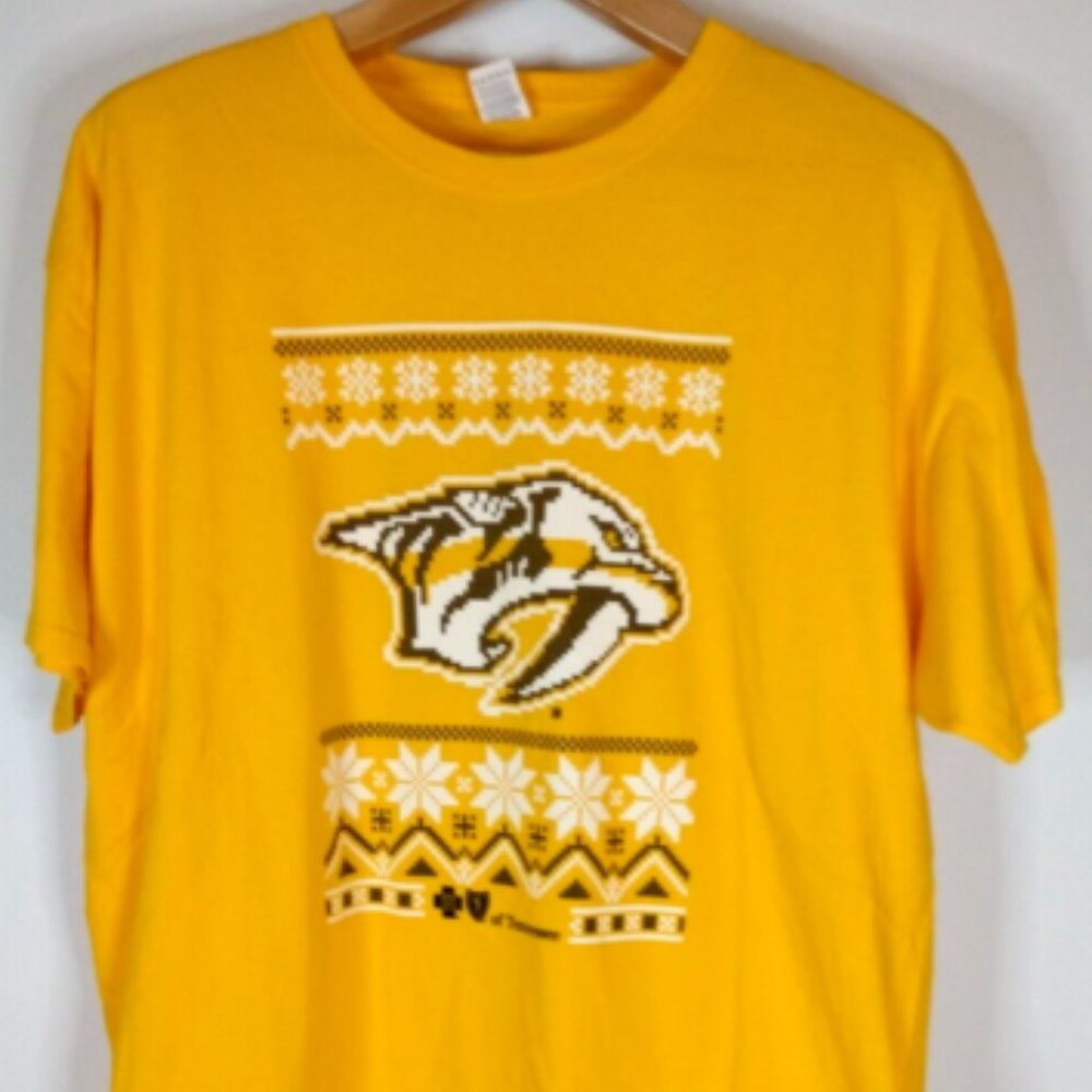 Nashville Predators Nordic Tshirt Mens XL Winter Christmas Sweater Yellow Hockey
